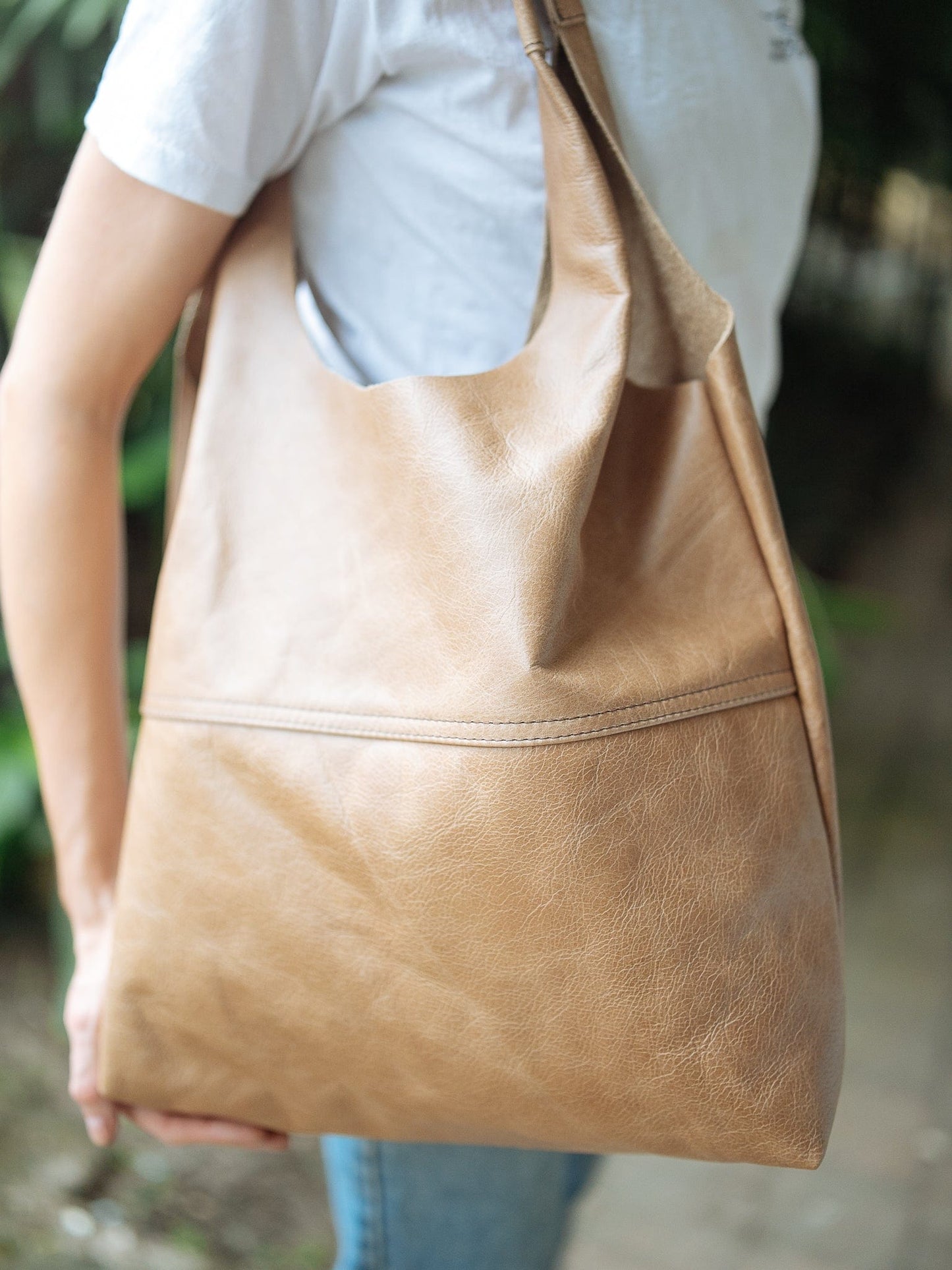 The Real McCaul Leathergoods Handbags The Noosa Tote Sling Bag Australian Made Australian Owned Slouch Tote Bag Leather Made In Australia