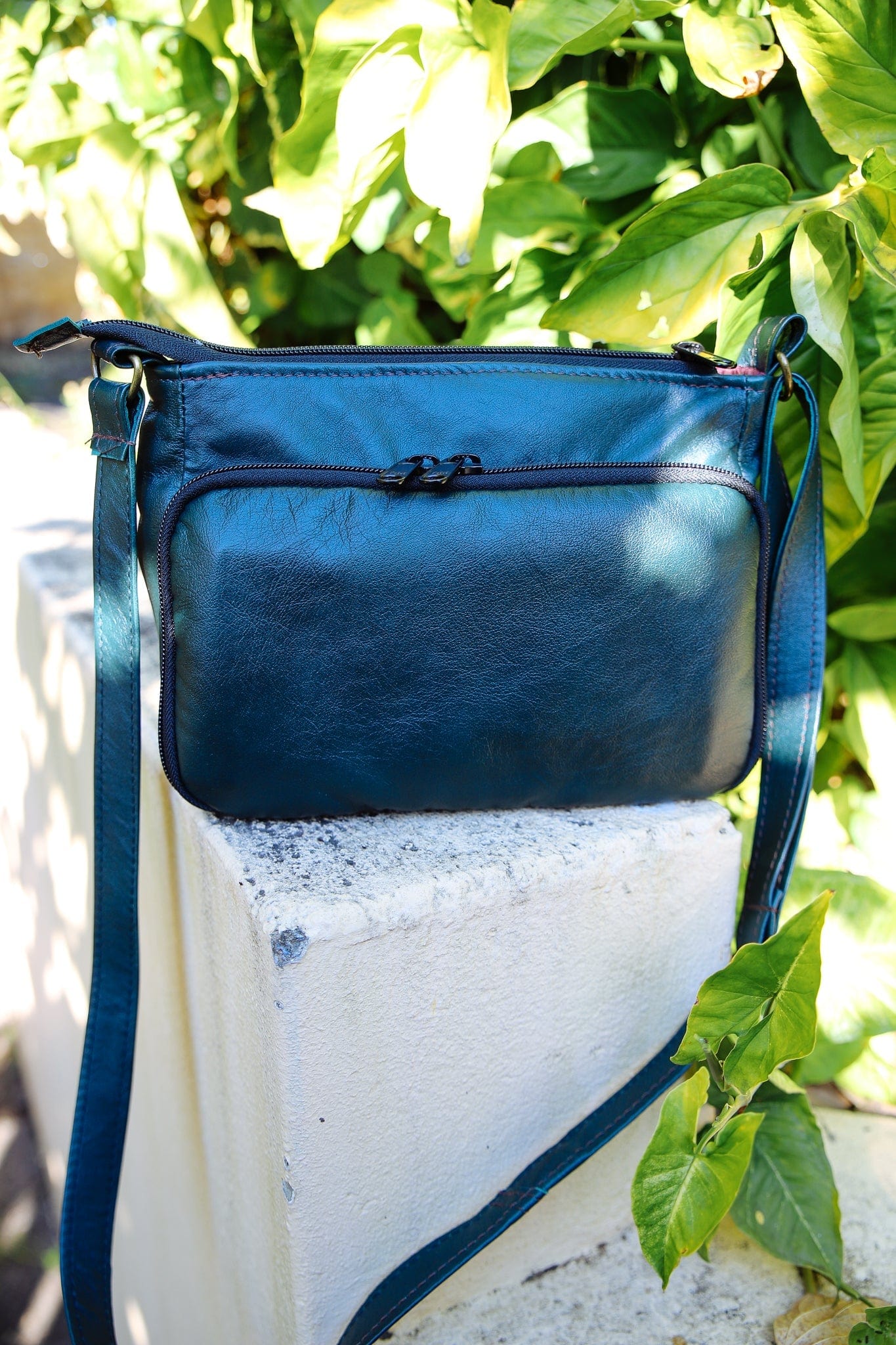 The Real McCaul Handbags Annette HandBag - Small - Kangaroo Australian Made Australian Owned Women's HandBags- Made in Australia Kangaroo & Cowhide Leather