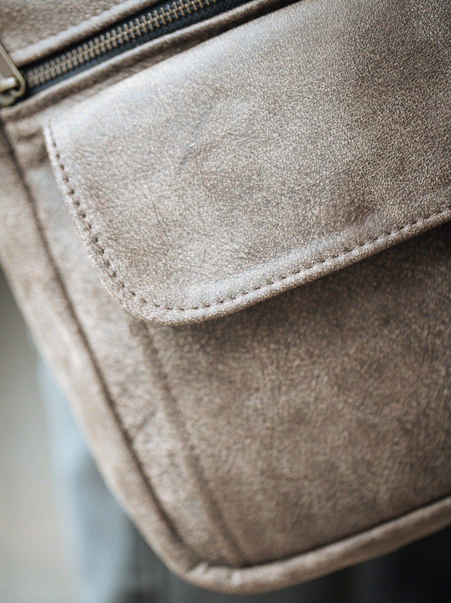 The Real McCaul Leathergoods Manbag Sydney Crossbody Satchel Australian Made Australian Owned Sydney Manbag Leather- Made In Australia- YKK Zips
