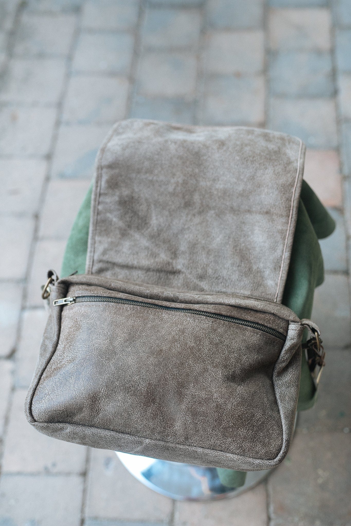The Real McCaul Leathergoods Zeuss Satchel - Cowhide Australian Made Australian Owned Men's Leather Satchel Made In Australia- Laptop/iPad