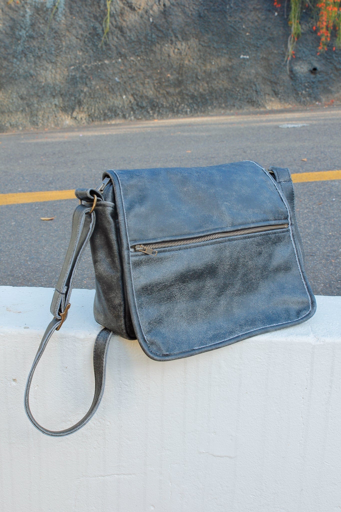 The Real McCaul Leathergoods Zeuss Satchel - Cowhide Australian Made Australian Owned Men's Leather Satchel Made In Australia- Laptop/iPad