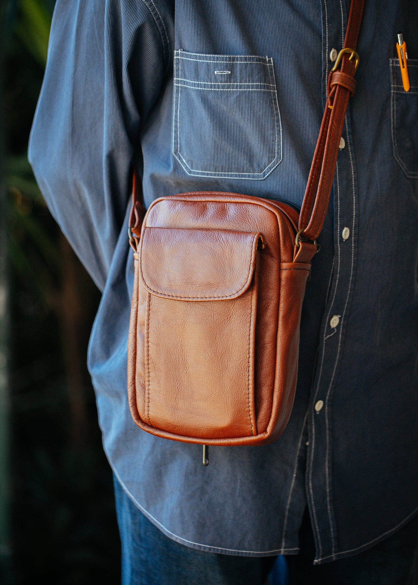 The Real McCaul Shoulder Bags The Darren Man Bag - Cowhide Australian Made Australian Owned Large Men's Organiser Man Bag Leather Made In Australia