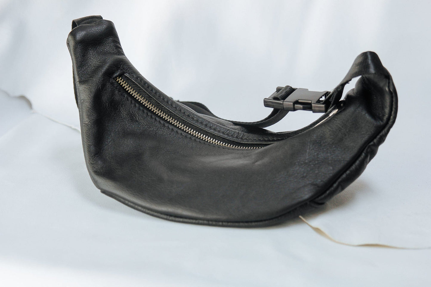 The Real McCaul Travel Bag Classic Bum Bag - Medium - Cowhide Australian Made Australian Owned Leather Bum Bag Handmade in Australia Kangaroo & Cowhide