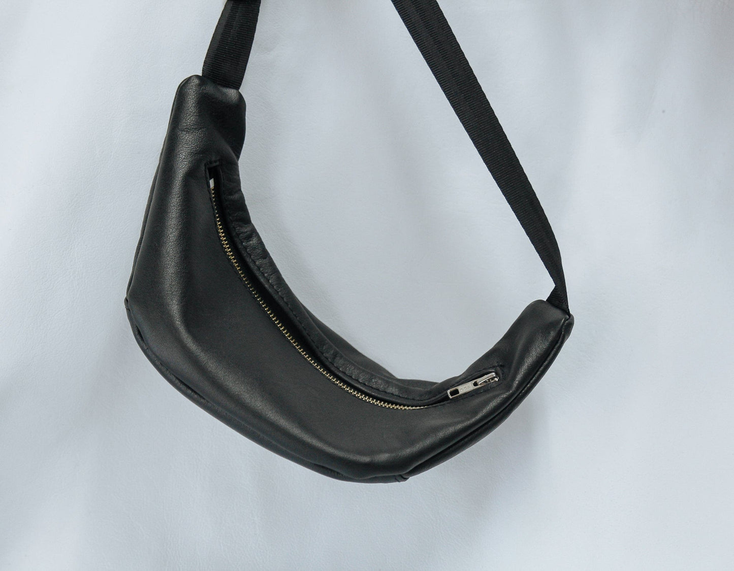 The Real McCaul Travel Bag Classic Bum Bag - Medium - Cowhide Australian Made Australian Owned Leather Bum Bag Handmade in Australia Kangaroo & Cowhide