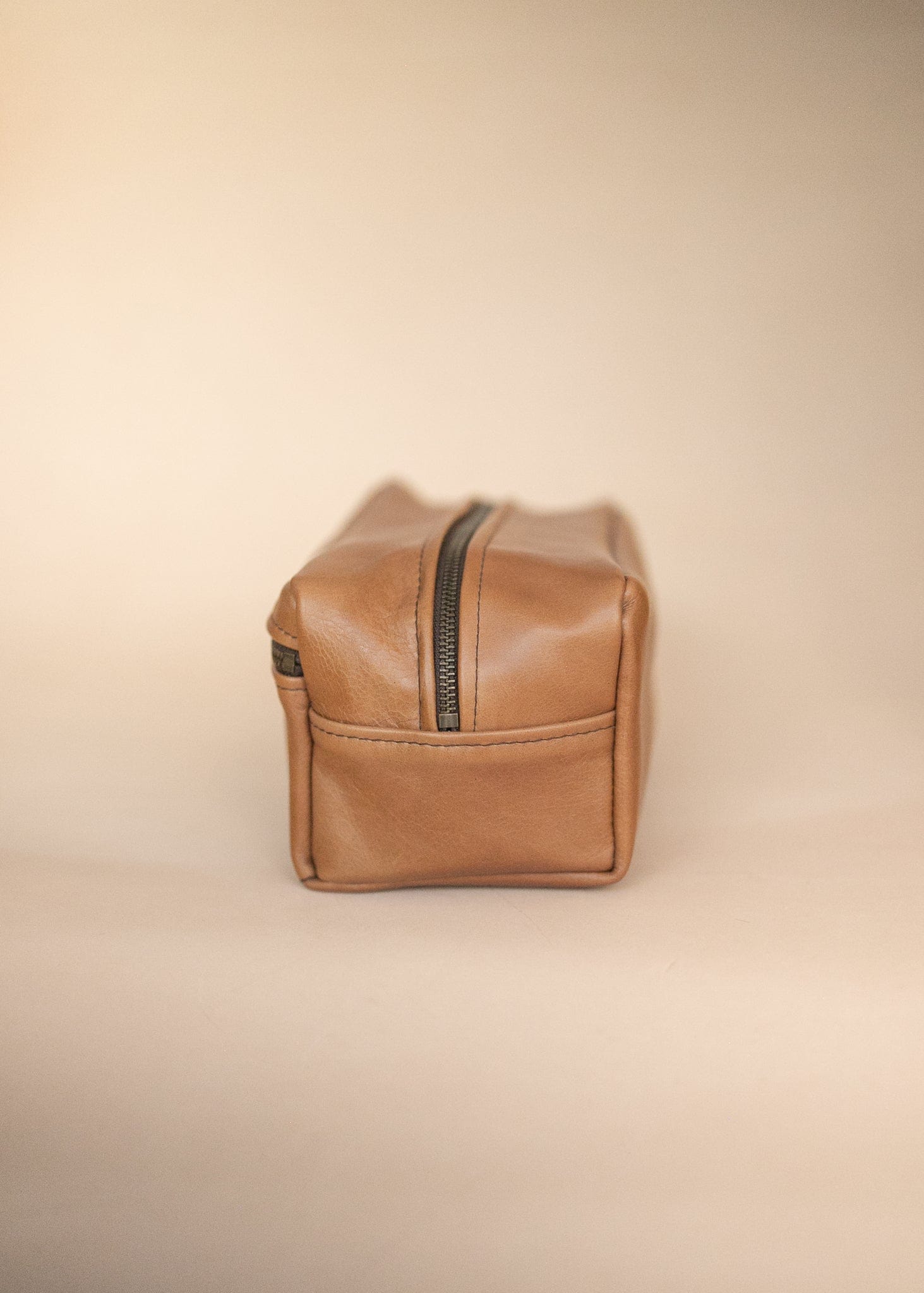 The Real McCaul Apparel & Accessories Toiletry Bathroom Washbag - Cowhide - Tan Australian Made Australian Owned Leather Australian Made Toiletry Dopp Kit Shaving Bathroom Bag - Cowhide - Men's Gifts