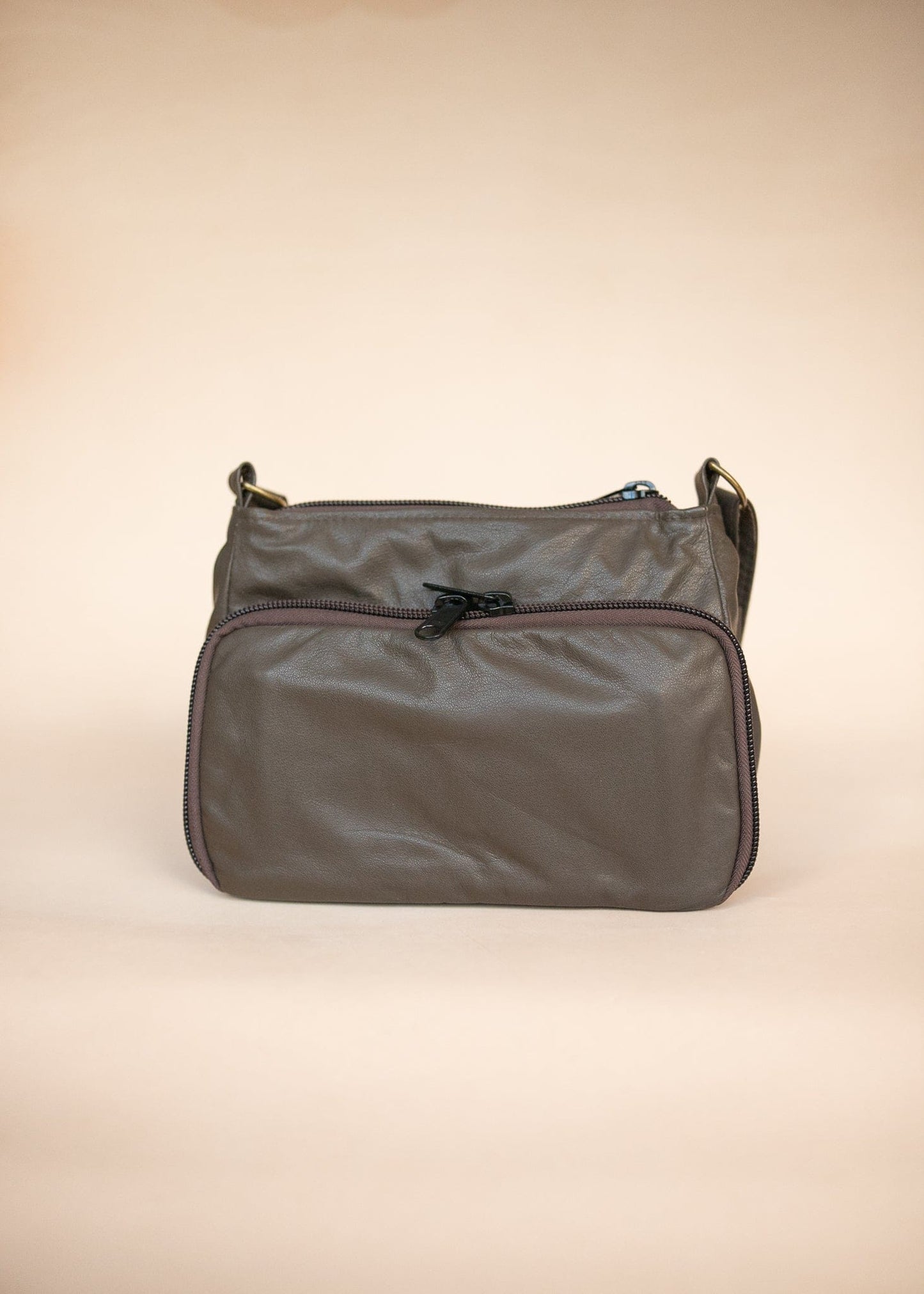 The Real McCaul Handbags Annette HandBag - Large - Cowhide - Dark Brown Australian Made Australian Owned Made in Australia Handbag- Large Annette Bag Genuine Leather