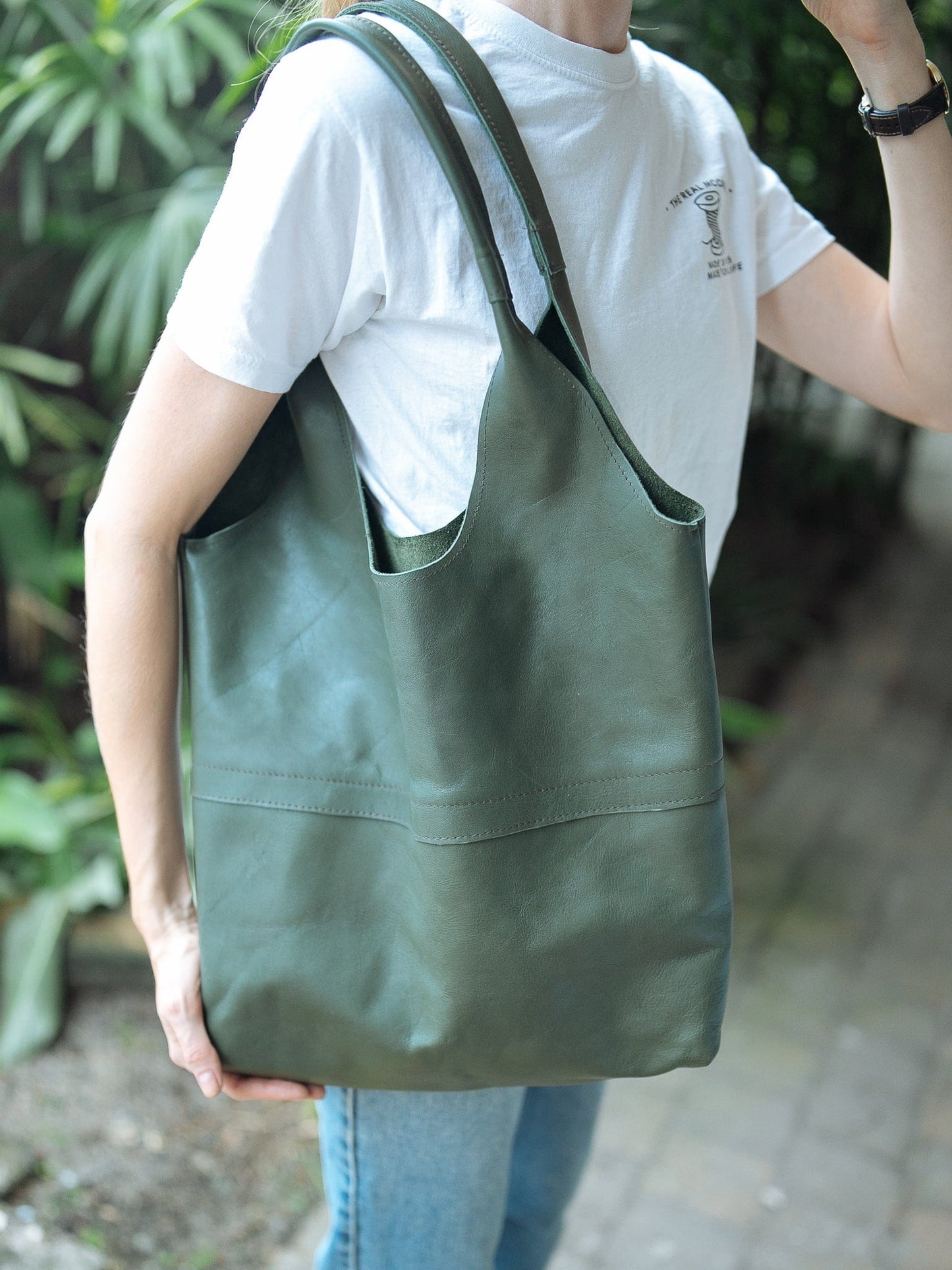 The Real McCaul Leathergoods Handbags Green The Noosa Tote Sling Bag Australian Made Australian Owned Slouch Tote Bag Leather Made In Australia 