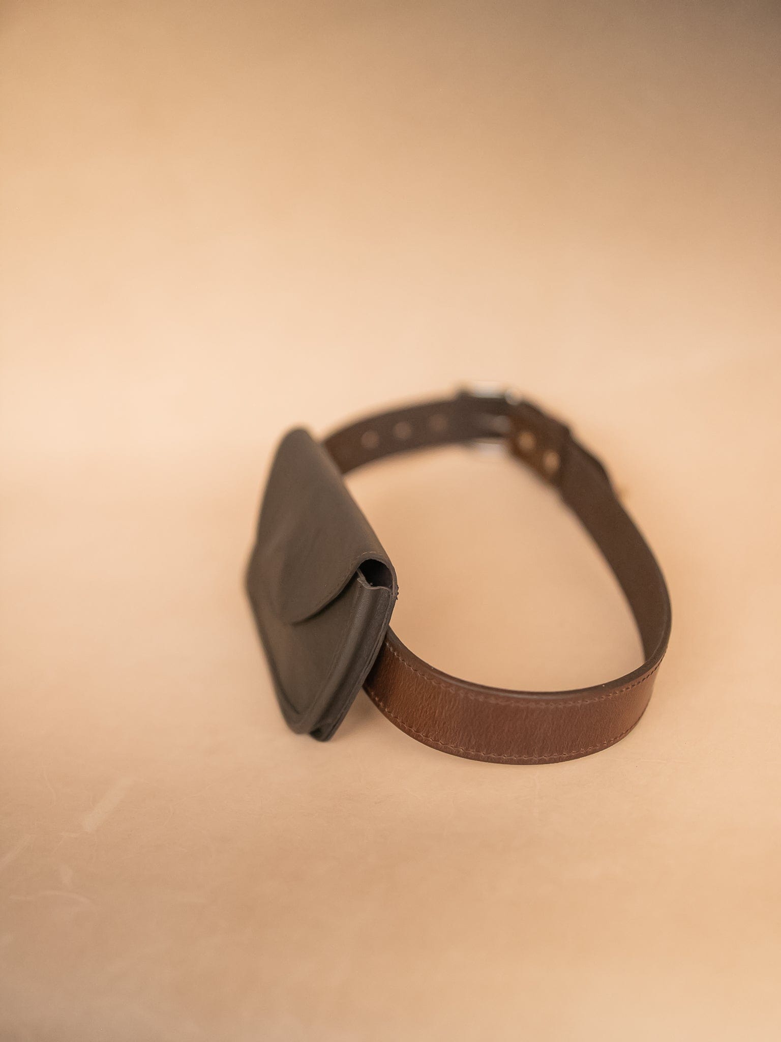 The Real McCaul Purses Phone Pouch Holder for Belt - Horizontal - Kangaroo Australian Made Australian Owned Leather Belt Pouch for Phone/Sunglasses Australian Made