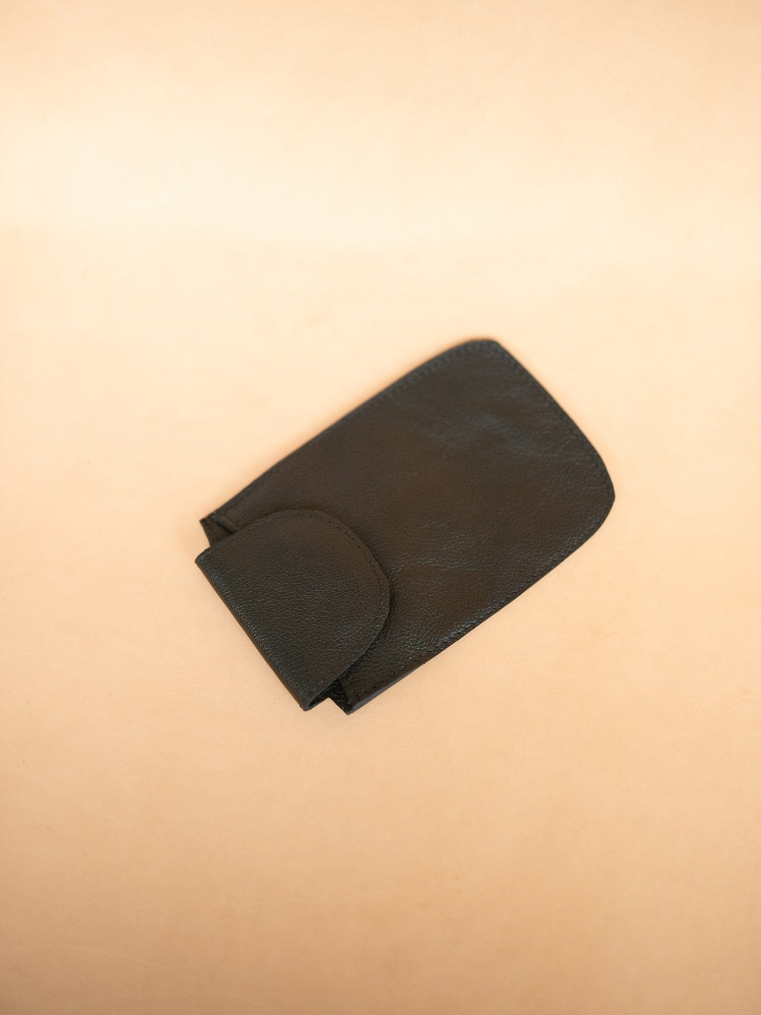 The Real McCaul Purses Phone Pouch Holder for Belt - Vertical - Cowhide Australian Made Australian Owned Leather Belt Pouch for Phone/Sunglasses Australian Made