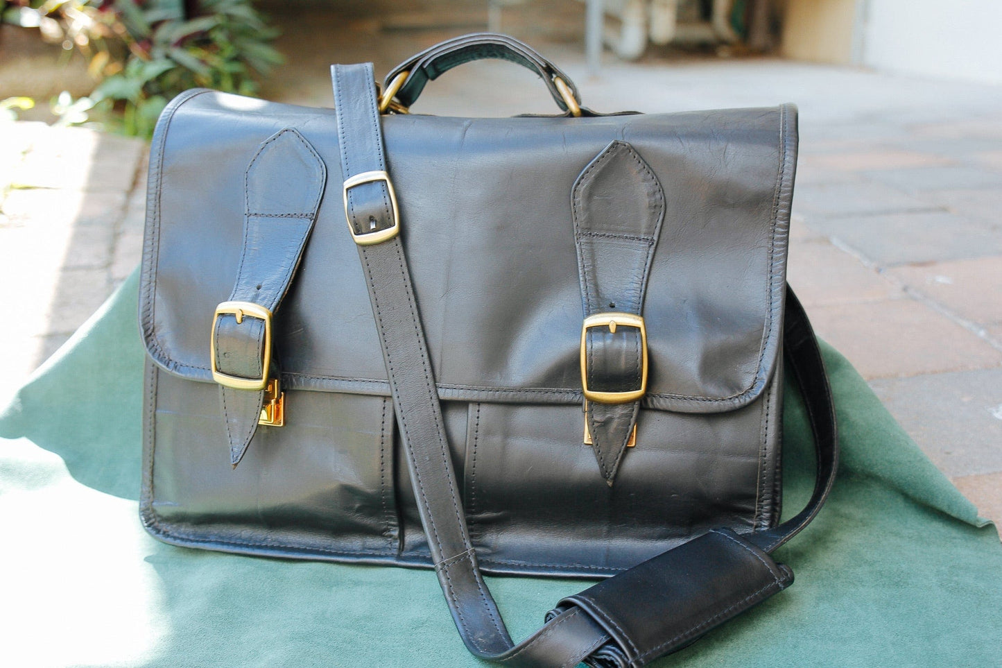 The Real McCaul Briefcases Premium Quality Kangaroo Vegtan Leather / Black / Brass Briefcase (2 Partition) Australian Made Australian Owned Kangaroo Leather Briefcase Shoulder Bag Satchel Made in Australia