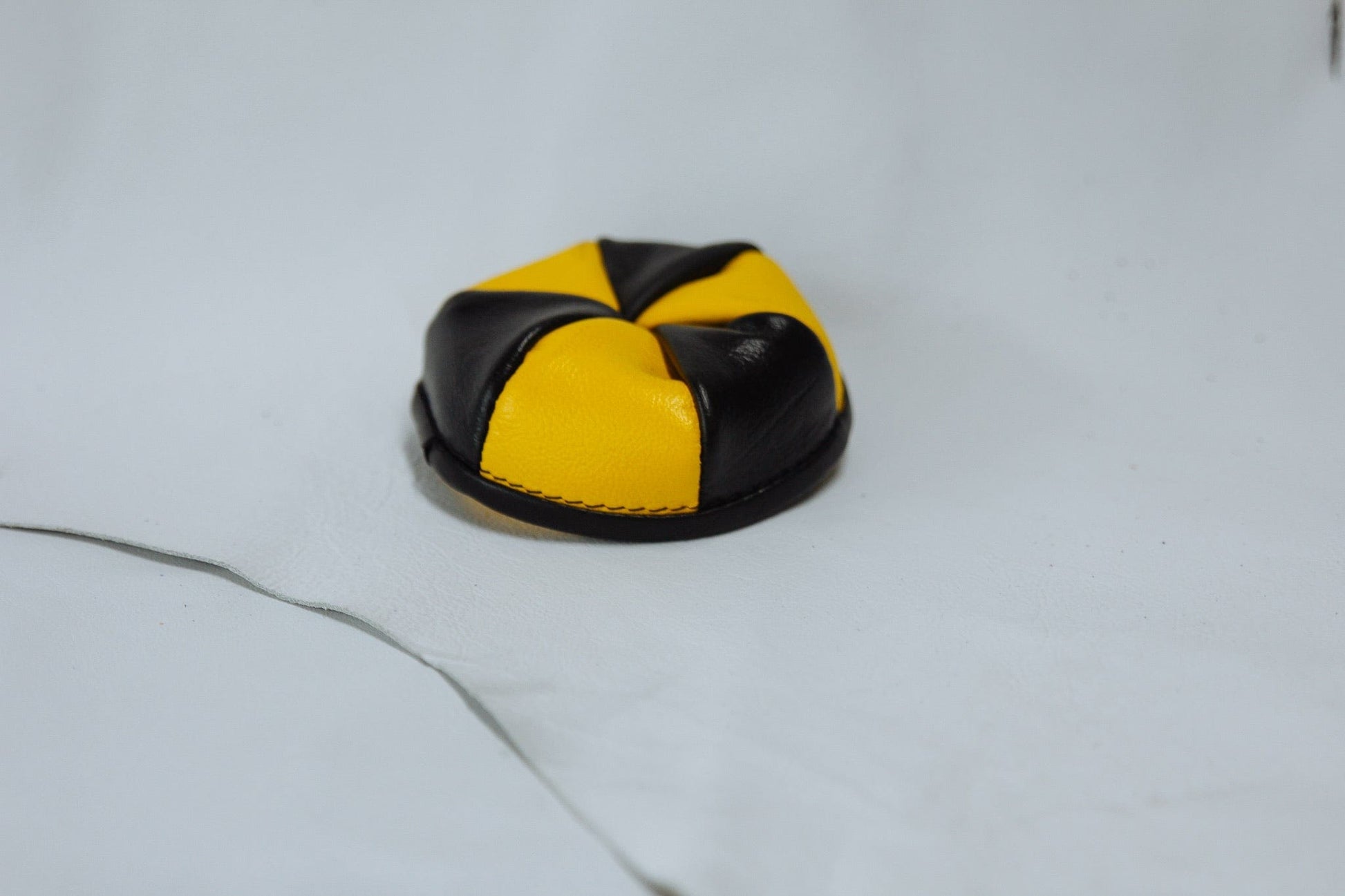The Real McCaul Coin Purse Twist Pouch Australian Made Australian Owned Twist Coin Pouch - MADE IN AUSTRALIA - Kangaroo & Cowhide Genuine Leather
