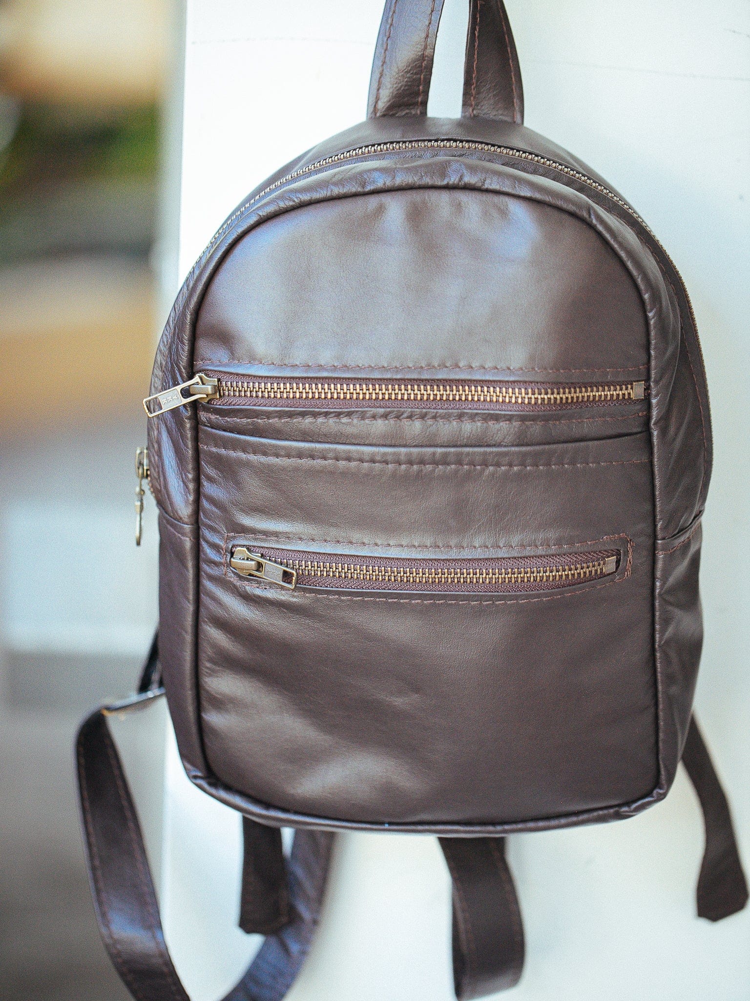 australian leather backpacks Voyager Classic Backpack while multiple interior and exterior pocketsincluding a zippered side pocket for valuables Clayton Vintage Crazy Horse Leather