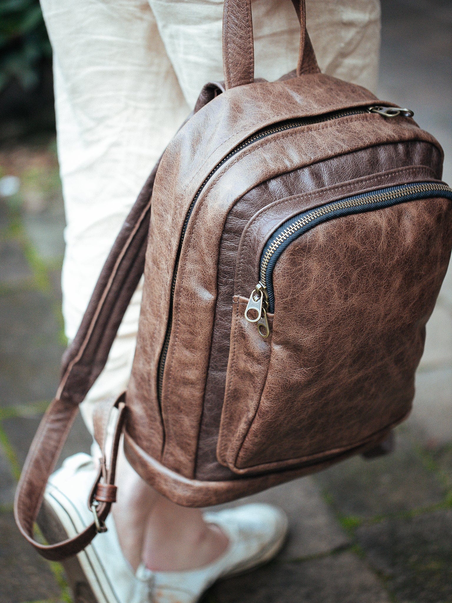 The Real McCaul Leathergoods Back Packs The Roger Backpack - Medium - Cowhide Australian Made Australian Owned