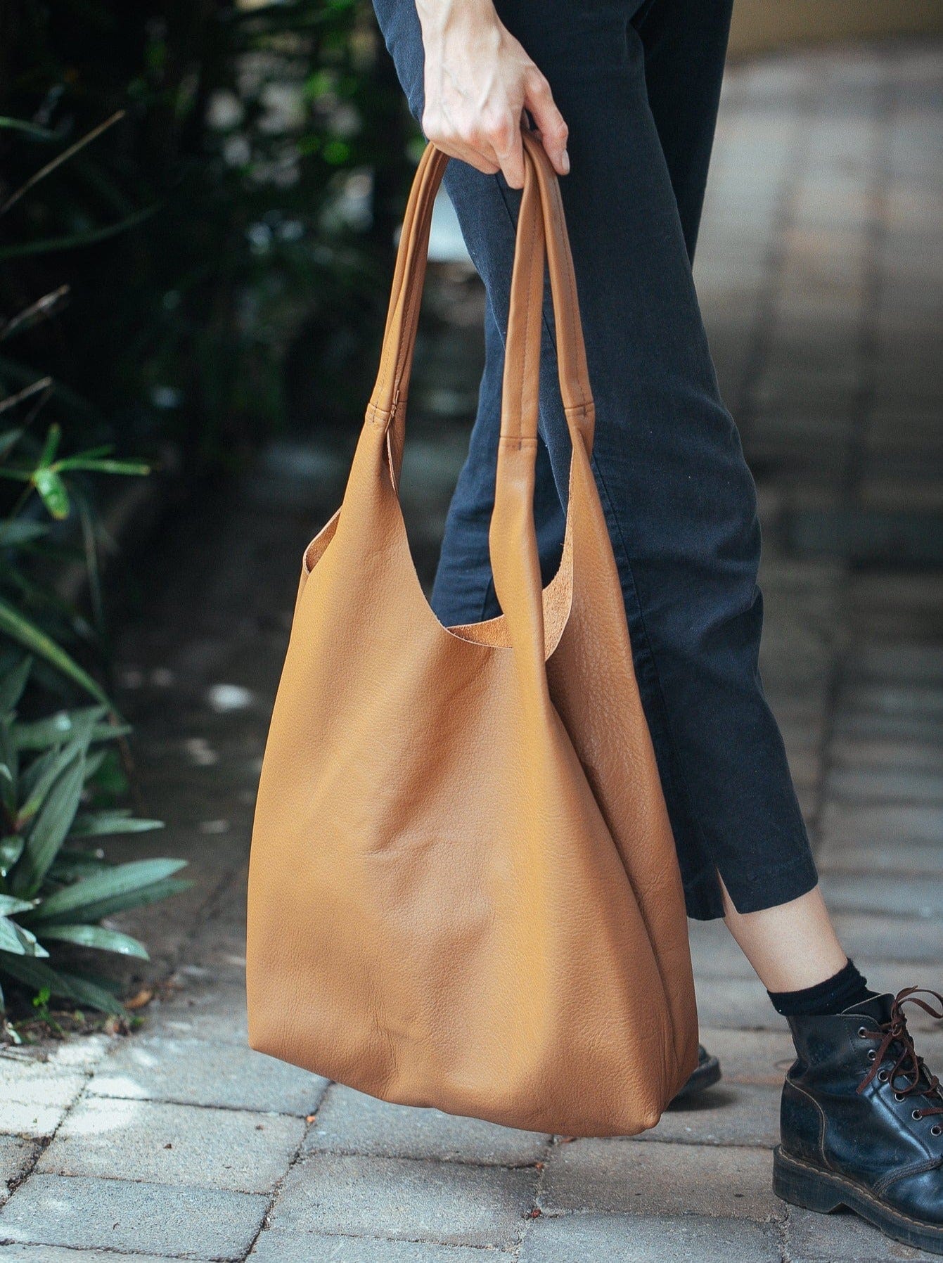Broadwell Leather - Handmade Leather Bags In Wiltshire | Slouchy Tote