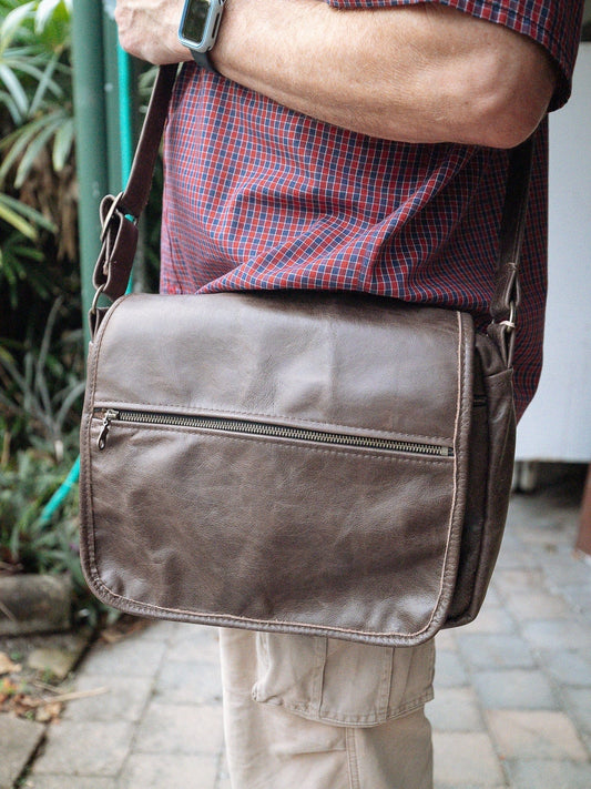 The Real McCaul Leathergoods Zeuss Satchel - Cowhide Australian Made Australian Owned Men's Leather Satchel Made In Australia- Laptop/iPad