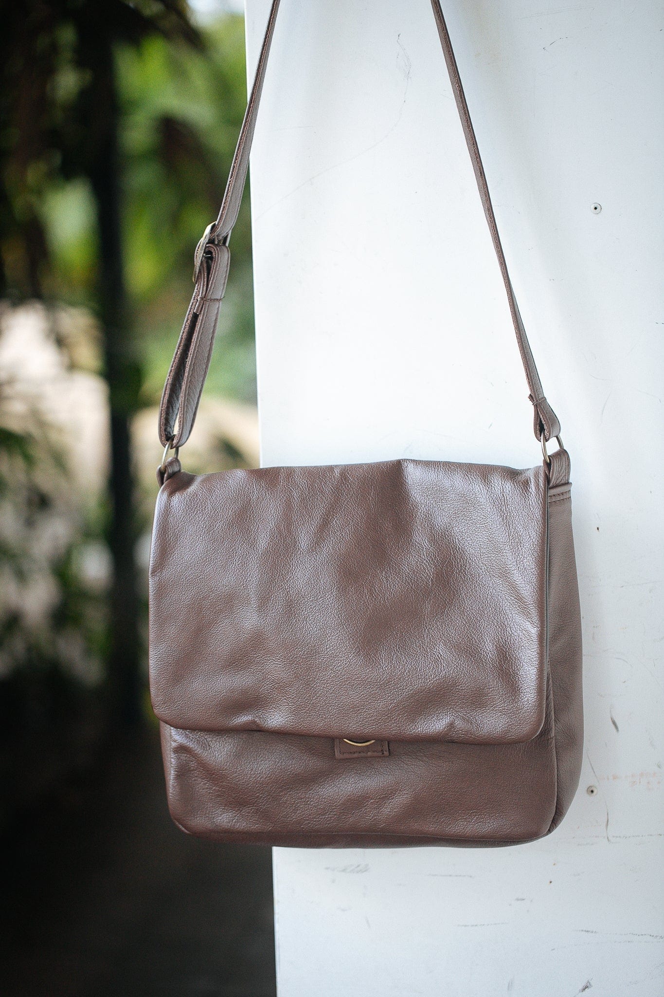 The Real McCaul Shoulder Bags Chestnut Universal Satchel Bag - Medium - Cowhide Australian Made Australian Owned Leather Satchel Bag- Australian Made in Kangaroo and Cowhide Leather